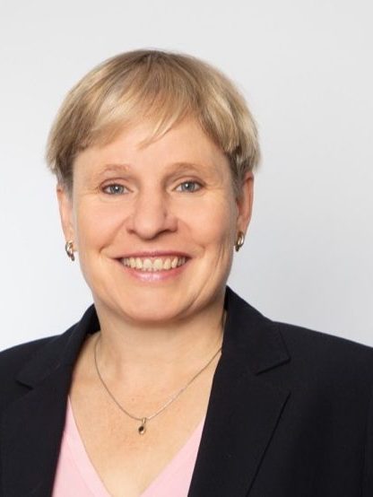 Eva Linhart